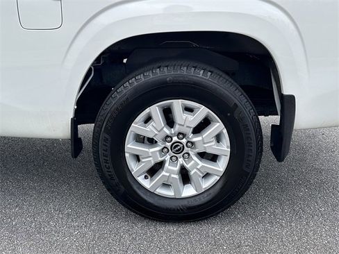 Certified 2024 Nissan Frontier SV w/ SV Convenience Package image 20