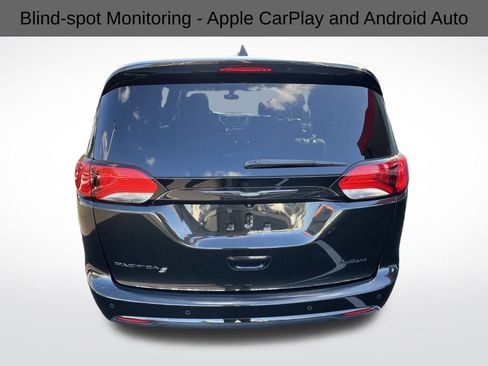 Used 2019 Chrysler Pacifica Touring Plus w/ S Appearance Package image 9