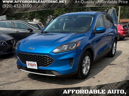 Used 2021 Ford Escape SE w/ Cold Weather Package FWD image 1