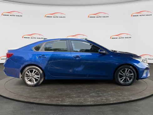 Used 2023 Kia Forte LXS w/ LXS Technology Package FWD image 6