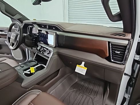 New 2026 GMC Sierra 2500 Denali w/ Denali Reserve Package image 40