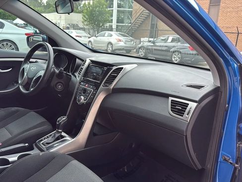 Used 2017 Hyundai Elantra GT FWD image 22