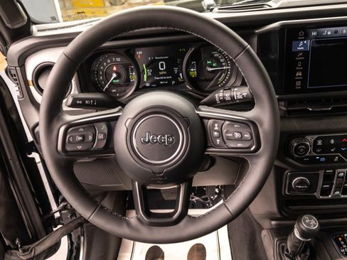Used 2025 Jeep Wrangler Unlimited Sport S 4xe w/ Convenience Group AWD/4WD image 24