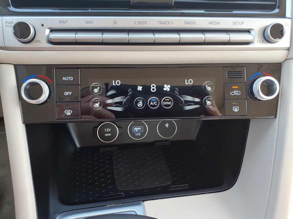 Used 2026 Genesis G70 2.5T Prestige RWD image 23