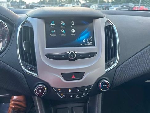 Used 2018 Chevrolet Cruze LS FWD image 12