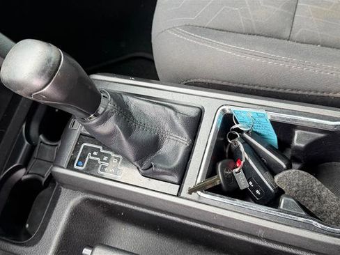 Used 2016 Toyota Tacoma TRD Off-Road w/ Premium & Technology Package image 23