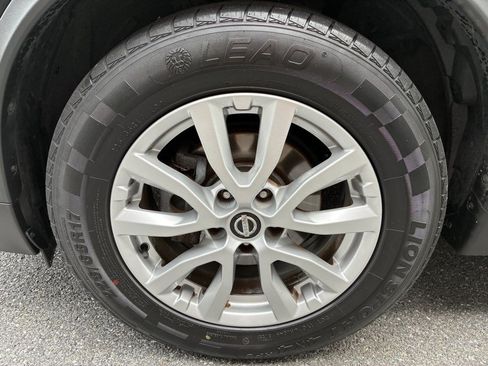 Used 2018 Nissan Rogue SV FWD image 19
