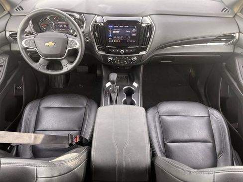 Used 2023 Chevrolet Traverse LT image 11