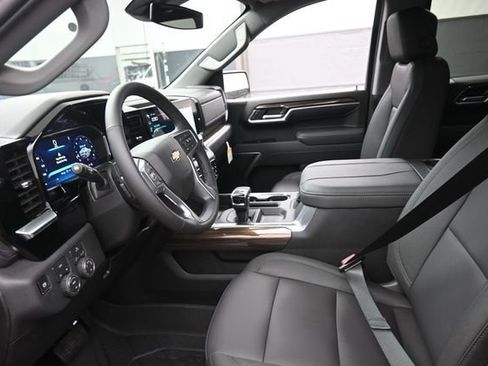 New 2026 Chevrolet Silverado 1500 LT w/ Leather Package AWD/4WD image 8