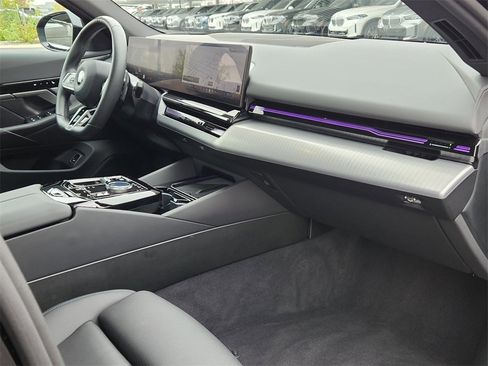 Certified 2025 BMW 530i xDrive w/ M Sport Package image 14