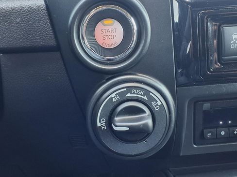 Used 2023 Nissan Titan PRO-4X w/ Pro-4x Convenience Package AWD/4WD image 13
