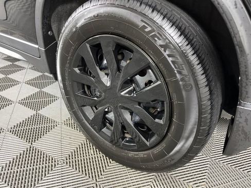 Used 2020 Nissan Rogue S FWD image 14