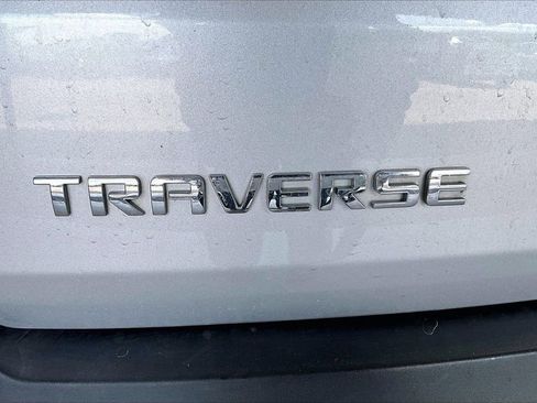 Used 2021 Chevrolet Traverse LT FWD image 9