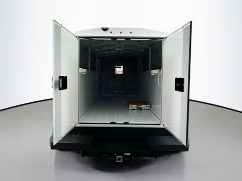 New 2025 Chevrolet Express 3500 Work Van w/ Power Convenience Package image 24