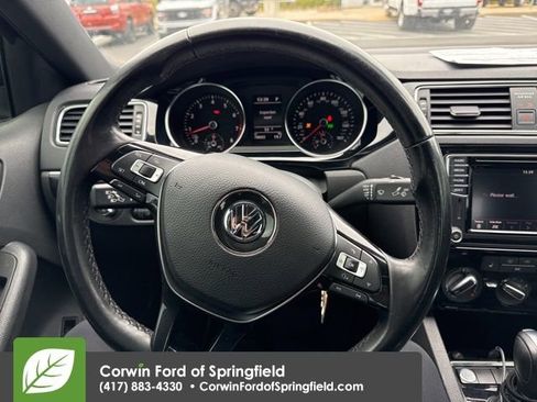 Used 2018 Volkswagen Jetta Sport image 11