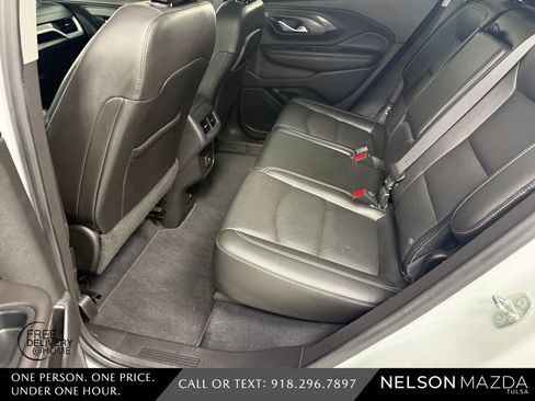 Used 2022 GMC Terrain SLT FWD image 31