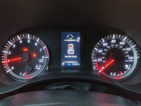 Used 2022 Toyota Highlander L image 23