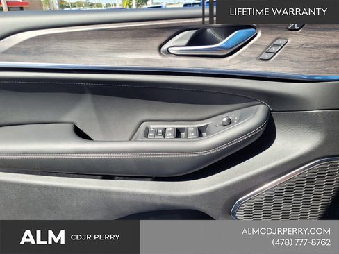 New 2025 Jeep Grand Cherokee Overland w/ Luxury Tech Group IV image 28