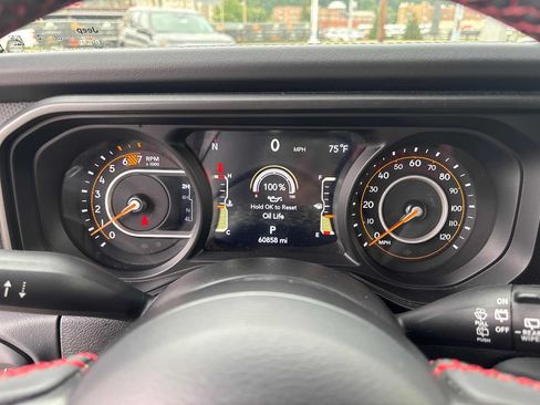Used 2024 Jeep Wrangler Unlimited Rubicon AWD/4WD image 13