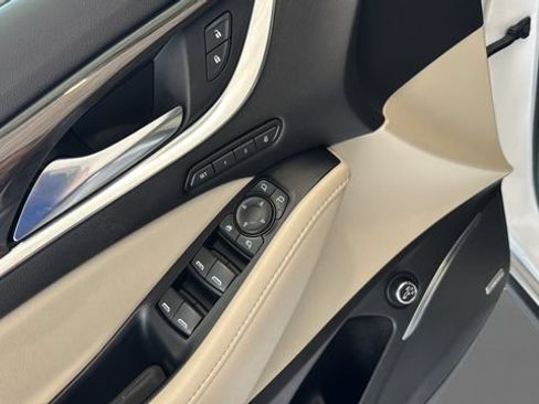 Used 2021 Buick Enclave Premium w/ Sun and Sites Package AWD/4WD image 8