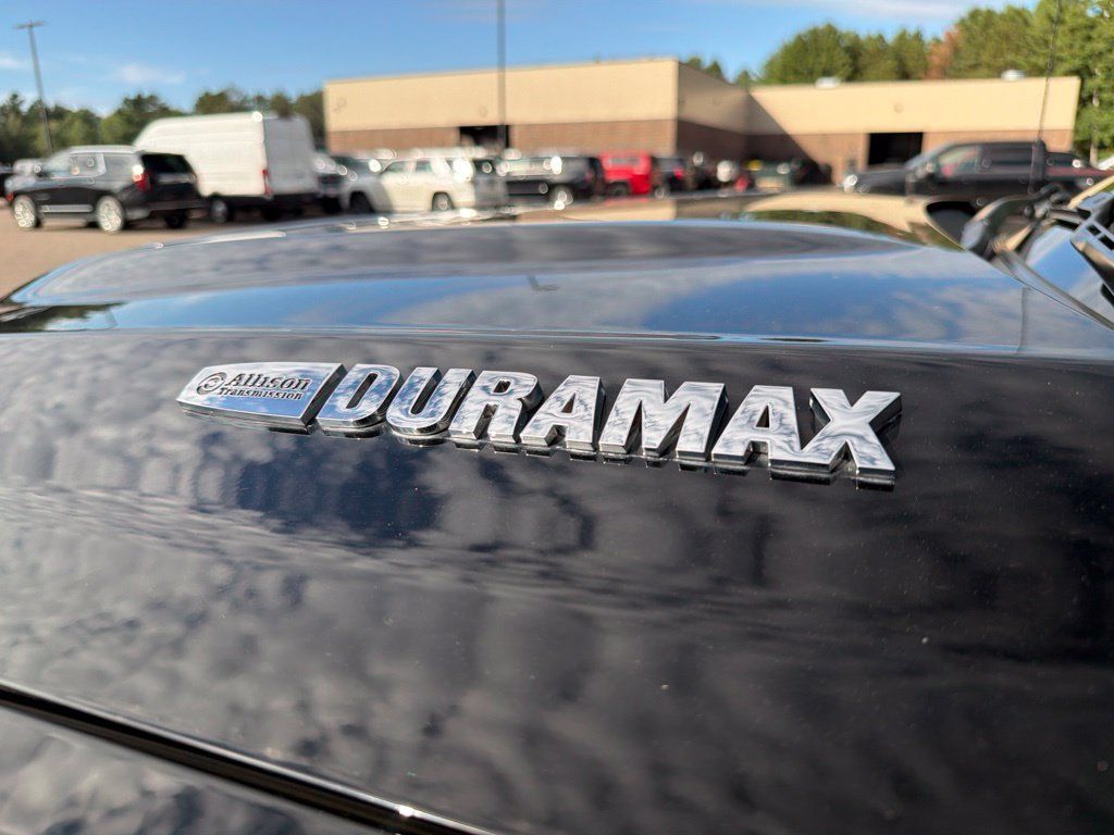 Used 2019 Chevrolet Silverado 2500 LTZ w/ Duramax Plus Package AWD/4WD image 16