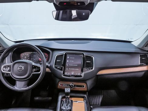 Used 2021 Volvo XC90 T6 Momentum w/ Advanced Package image 17