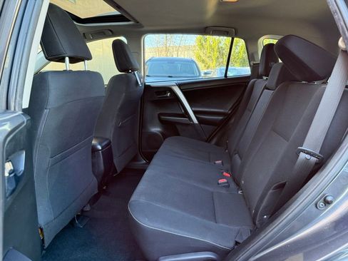 Used 2018 Toyota RAV4 XLE image 15