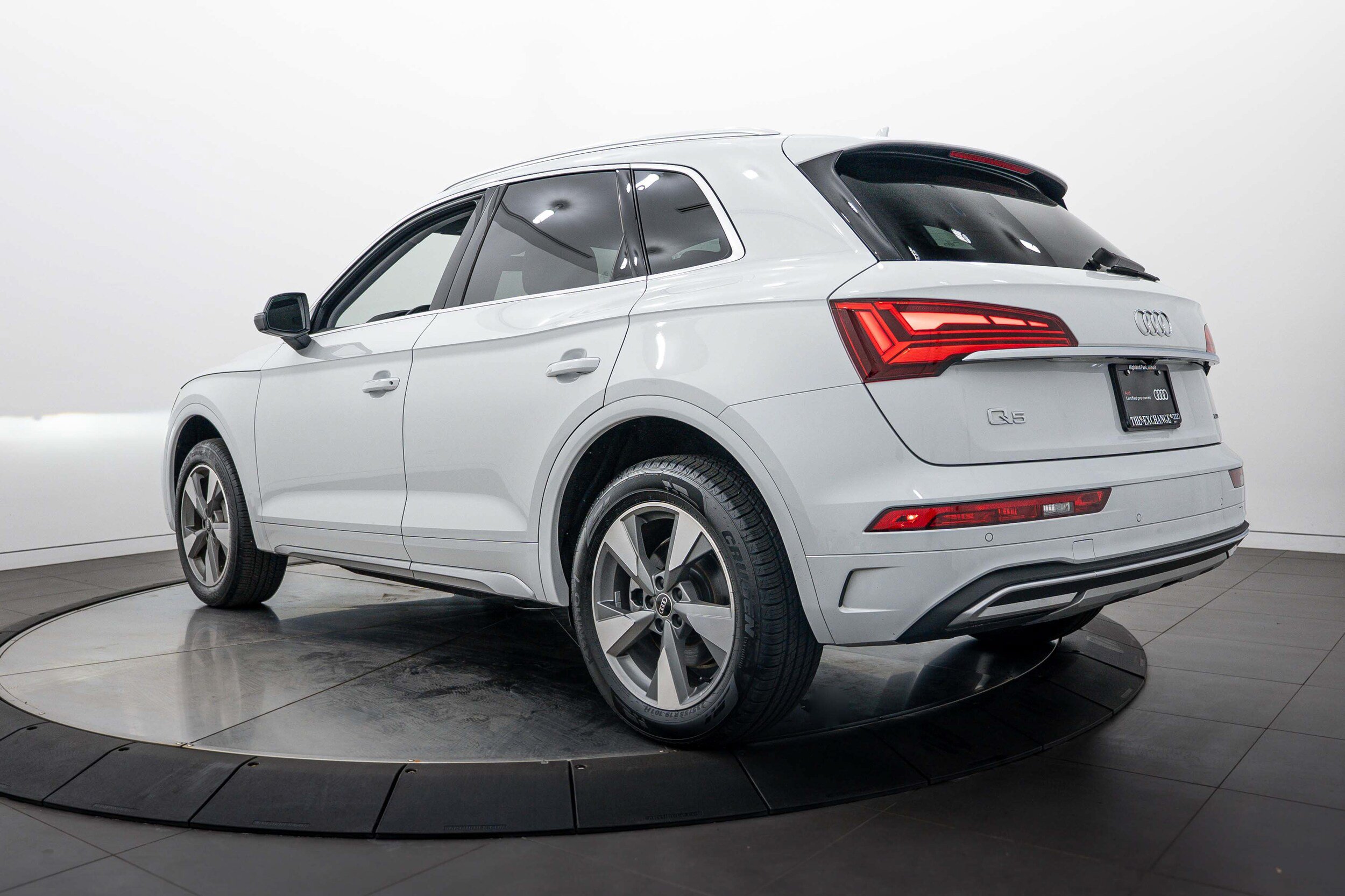 Certified 2024 Audi Q5 2.0T Premium Plus w/ Premium Plus Package AWD/4WD image 5