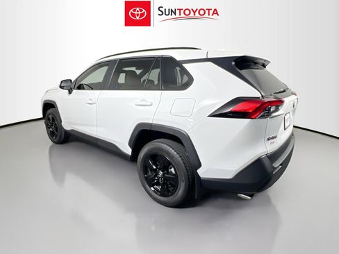 Used 2025 Toyota RAV4 XLE w/ Convenience Package FWD image 6