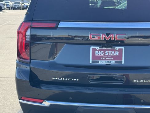 New 2026 GMC Yukon Elevation w/ Elevation Premium Package RWD image 11