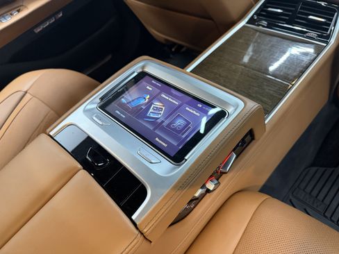Used 2018 BMW 750Li xDrive AWD/4WD image 8
