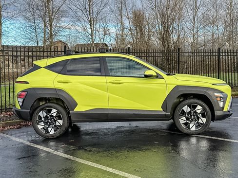 Used 2024 Hyundai Kona SEL image 3