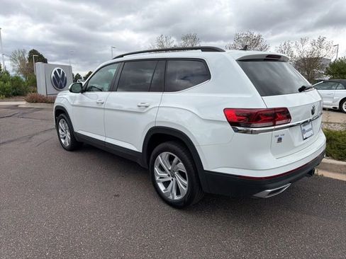 Used 2023 Volkswagen Atlas SE w/ Panoramic Sunroof Package FWD image 4