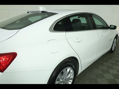 Used 2024 Chevrolet Malibu LT FWD image 17