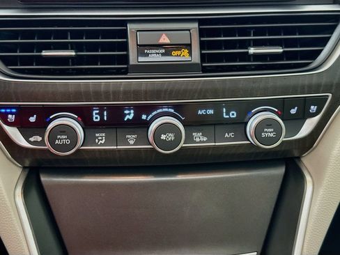 Used 2019 Honda Accord Touring image 15