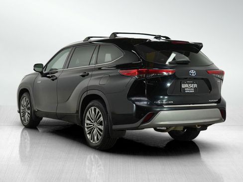 Used 2021 Toyota Highlander Platinum image 4