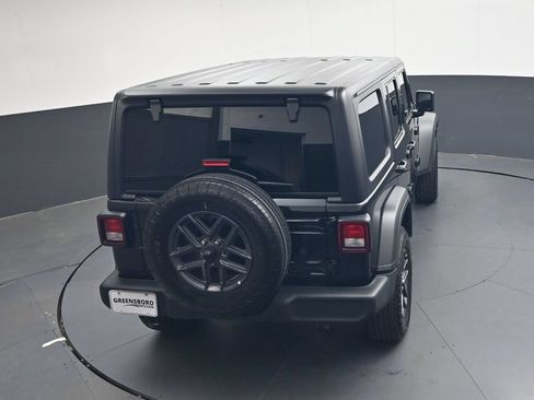 Used 2025 Jeep Wrangler Sport S AWD/4WD image 24