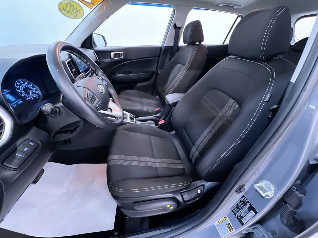 Used 2022 Hyundai Venue SEL FWD image 14