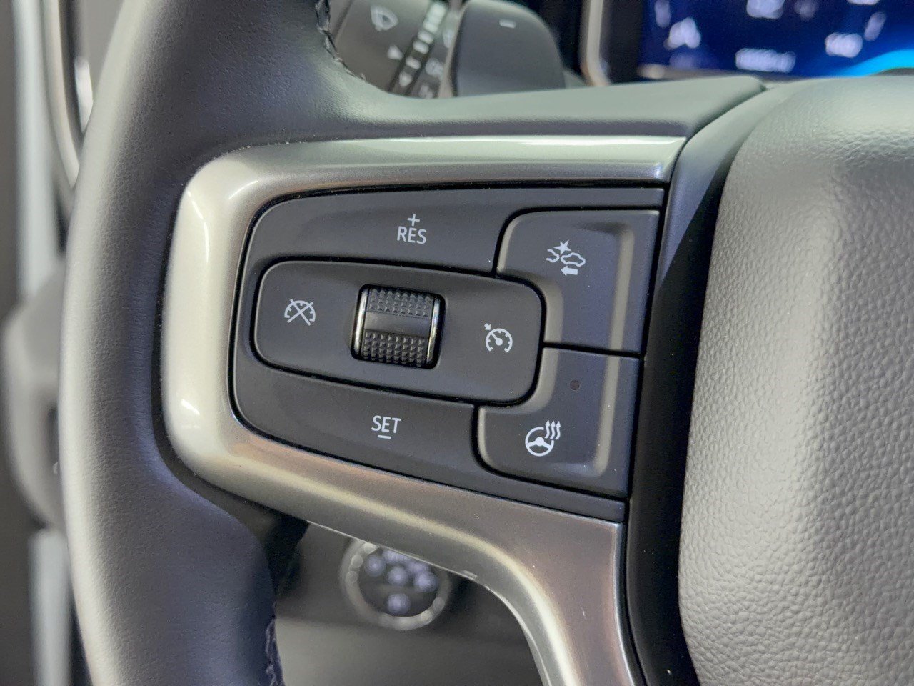Used 2025 Chevrolet Silverado 1500 RST w/ Convenience Package II AWD/4WD image 18