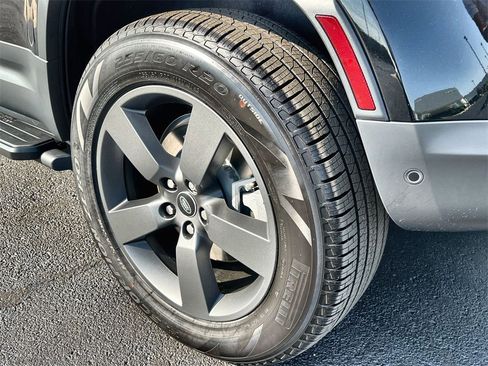 Used 2025 Land Rover Defender 110 S image 11