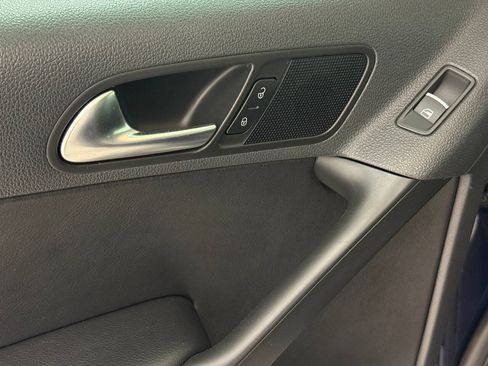 Used 2013 Volkswagen Tiguan SE FWD image 44