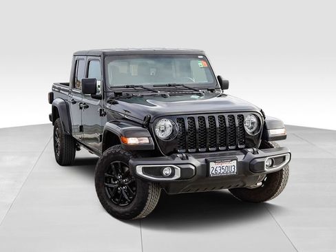 Used 2023 Jeep Gladiator Sport AWD/4WD image 2