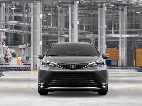 New 2026 Toyota Sienna Platinum image 2