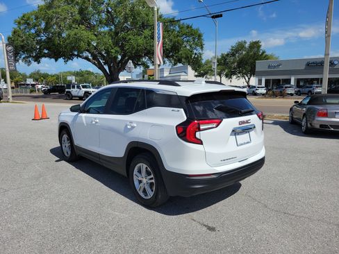 Certified 2023 GMC Terrain SLE w/ Driver Convenience Package image 6