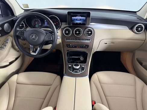 Used 2019 Mercedes-Benz GLC 300 4MATIC image 11