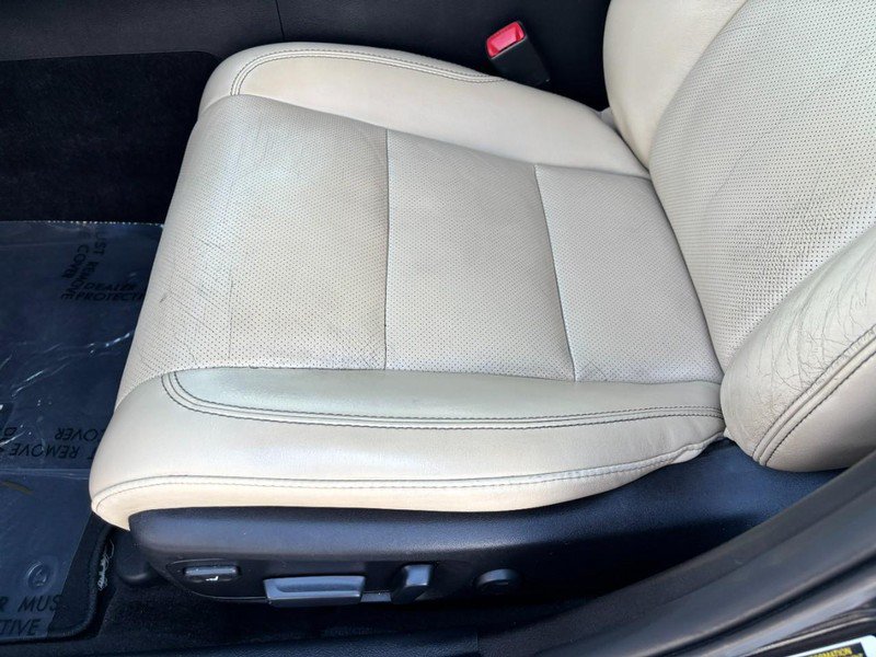 Used 2014 Toyota Avalon Limited w/ Technology Package FWD image 16
