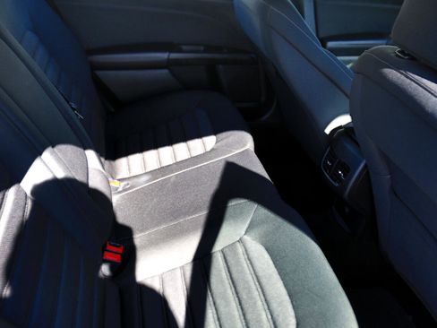 Used 2019 Ford Fusion SE image 17