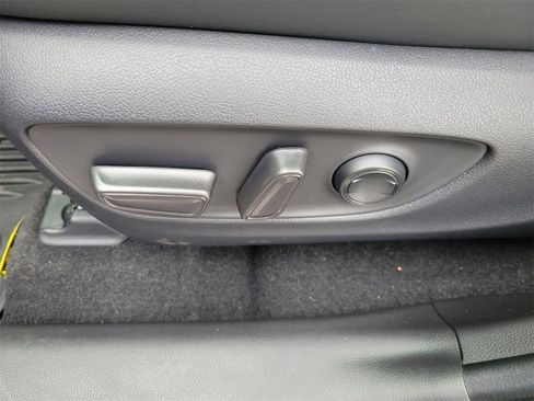 Used 2025 Toyota RAV4 Limited image 18