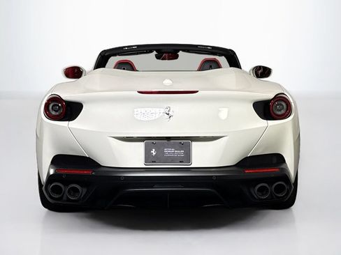 Certified 2020 Ferrari Portofino RWD image 6