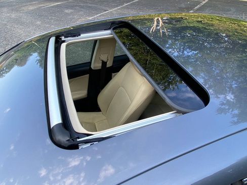 Used 2016 Lexus IS 200t RWD image 39